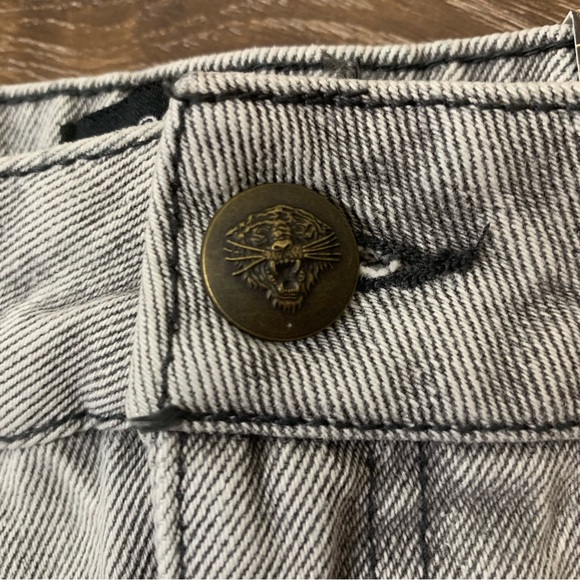 Ed Hardy grey wash Cross denim printed mini skirt L NWT - Picture 6 of 14